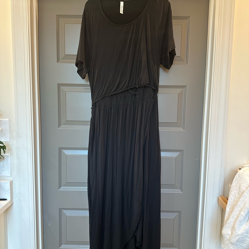 Latched Mama Petal Front Black Midi Dress